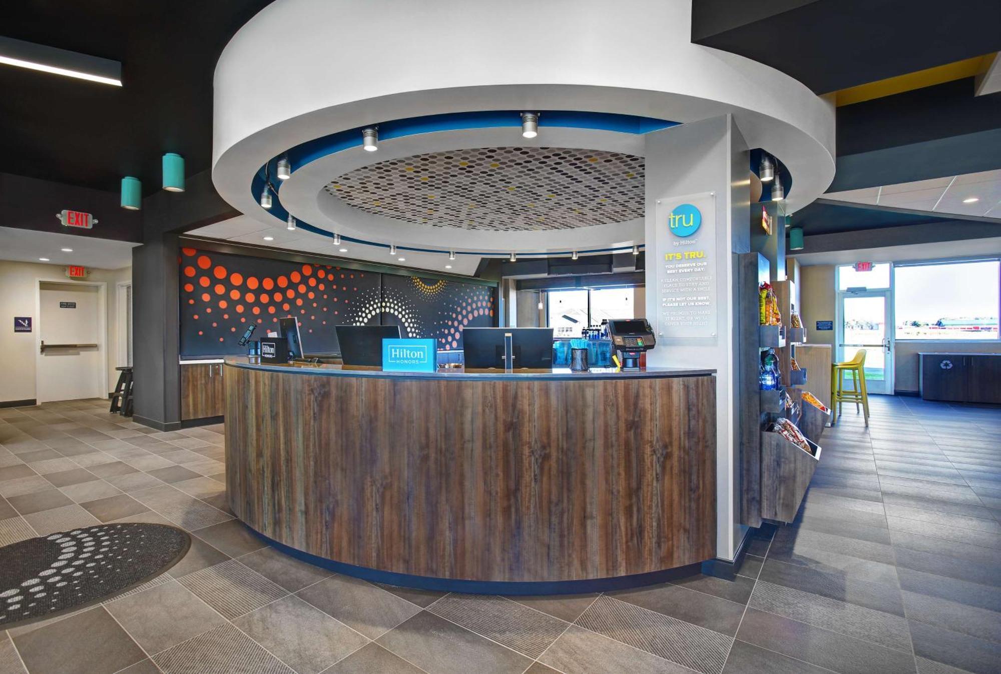 Tru By Hilton Stoughton Exterior foto